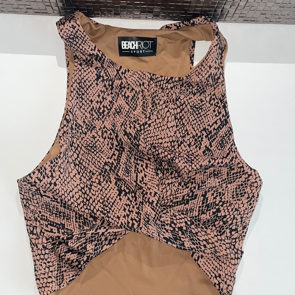 Beach Riot crop top - worn once only - sz small